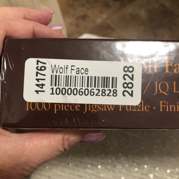 Puzzle New in Box Wolf 26” X 26” - Picture 5 of 5
